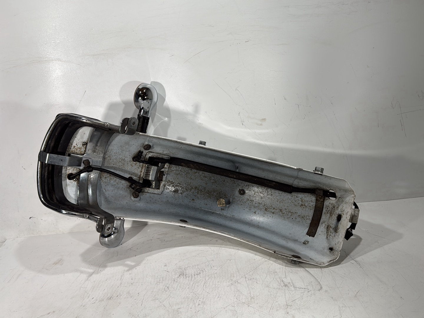 2013 Harley Electra Glide Touring Ultra FLHTCUI OEM Rear Wheel Fender & Turn Signals Bar