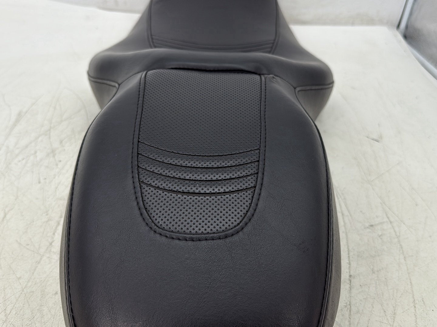 2007 Harley Electra Glide Touring Ultra OEM Passenger Rider Driver Seat Saddle