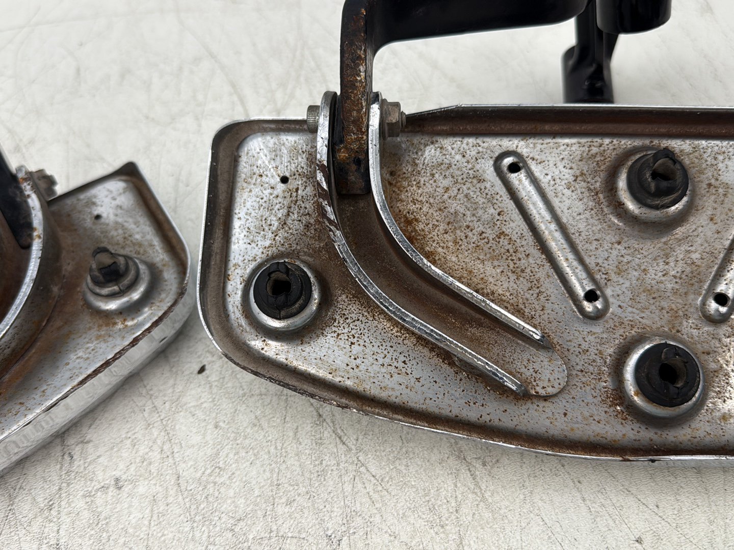 2000 Harley Softail FLSTC Heritage Classic OEM Left Right Driver Floorboard Foot Rest