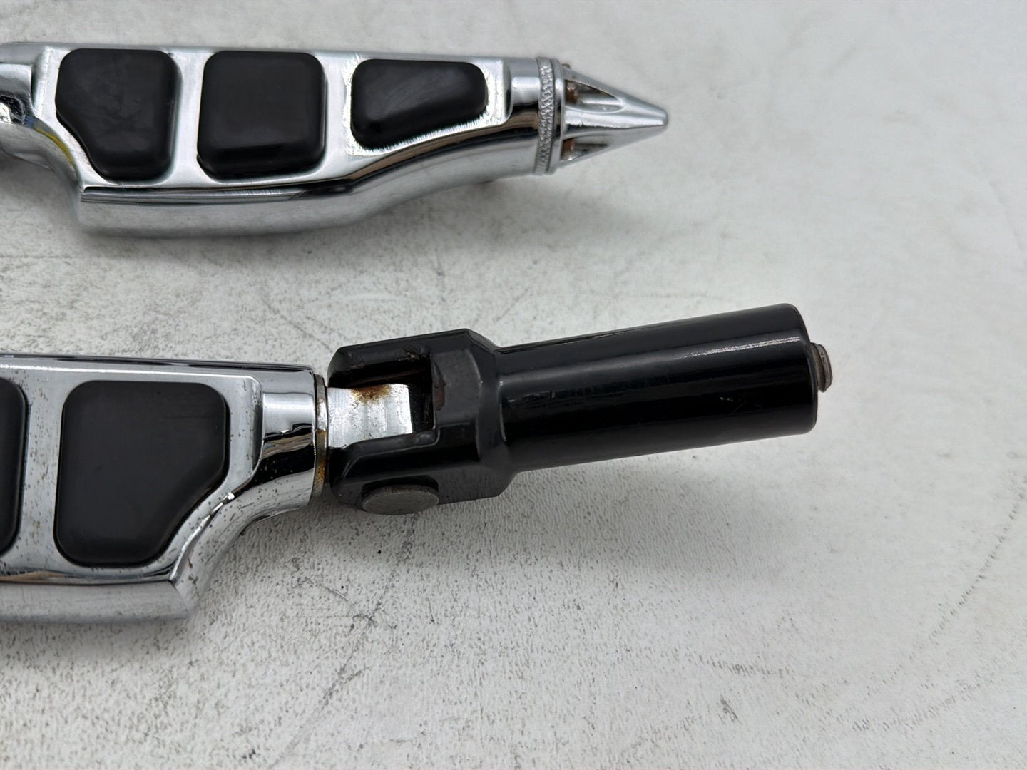 2007 Harley Softail Standard FXST OEM Front Right Left Highway Foot Pegs