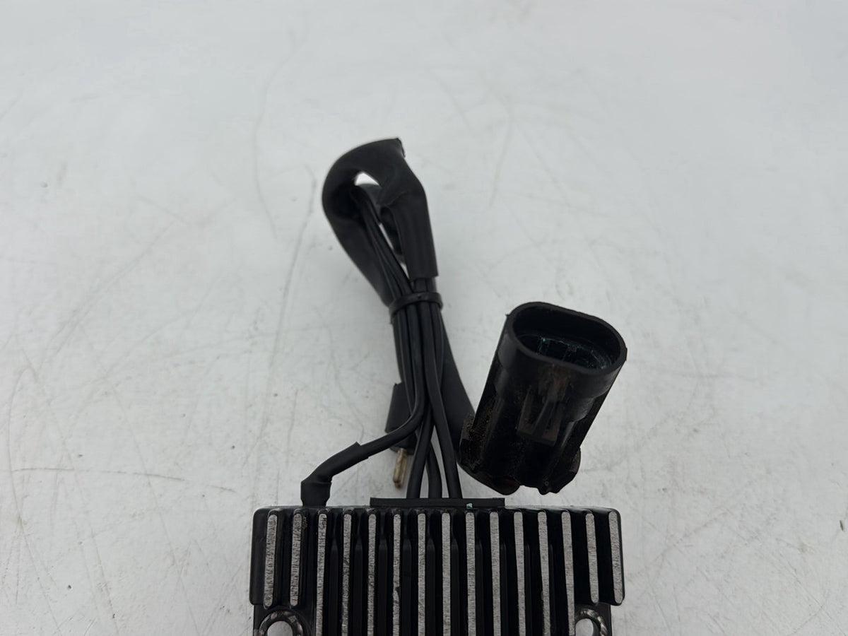 2006 Harley Sportster XL883C 883 Custom OEM Voltage Regulator Rectifier 74523-04