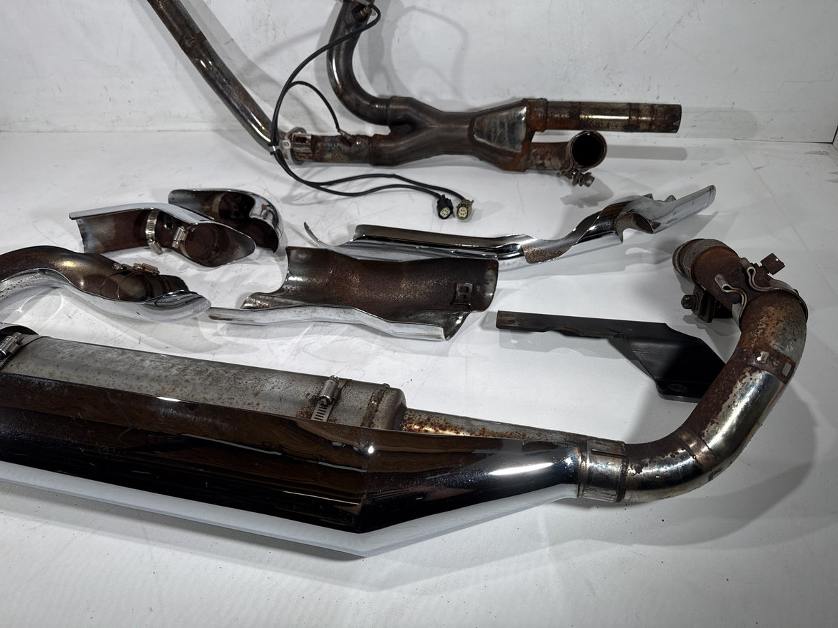 14 Harley Electra Glide Touring Ultra Exhaust Header Pipes Muffler Vance & Hines