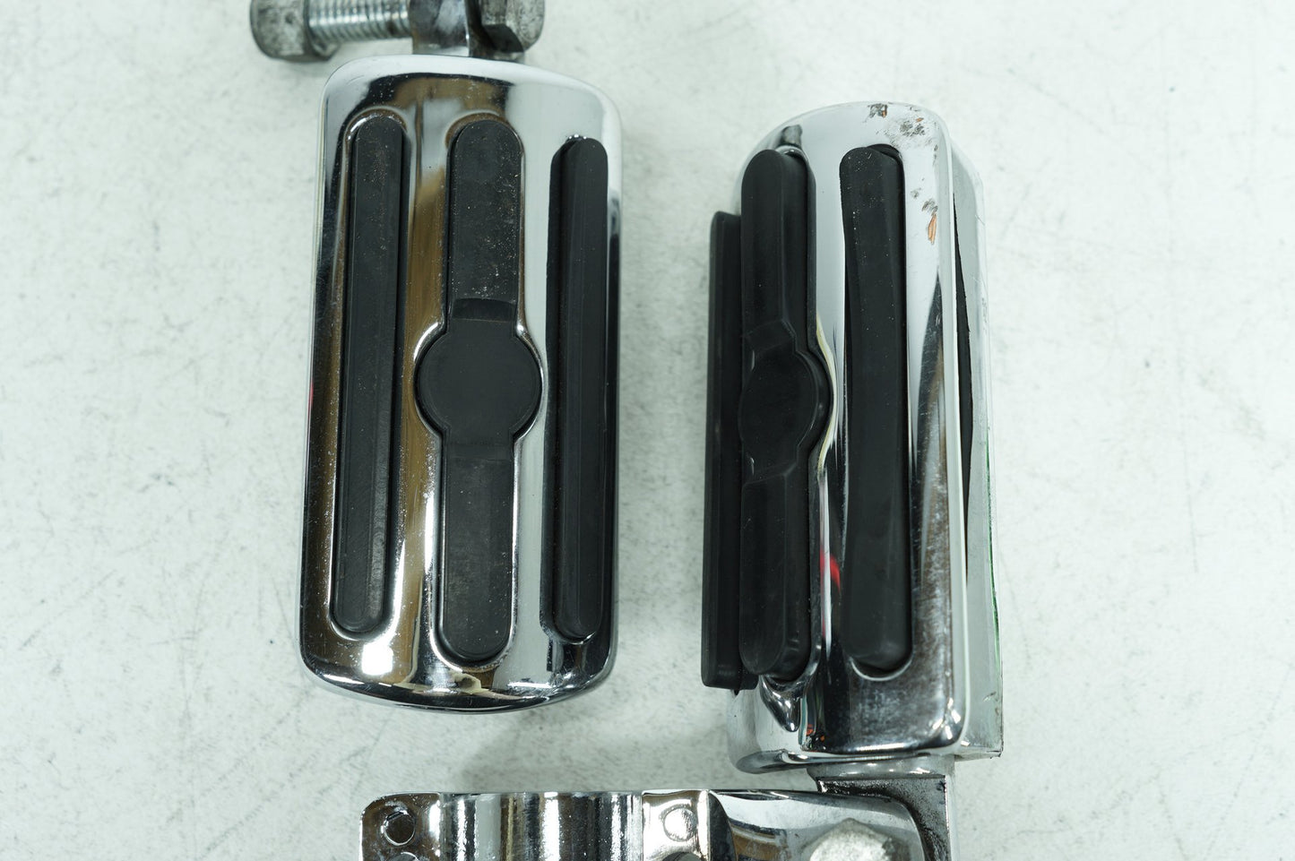 2007 - 2011 Harley-Davidson Touring Street Glide Front Right Left Highway Foot Pegs KK210308-E-DE