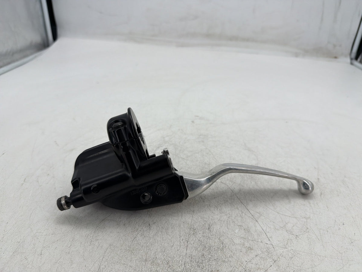 13 Harley Street Glide Touring FLHX OEM Front Right Brake Lever Master Cylinder