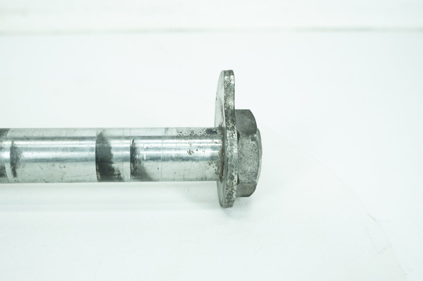 2008 - 2016 Harley-Davidson Touring Electra Police Rear Wheel Axle Bolt Shaft 41056-09