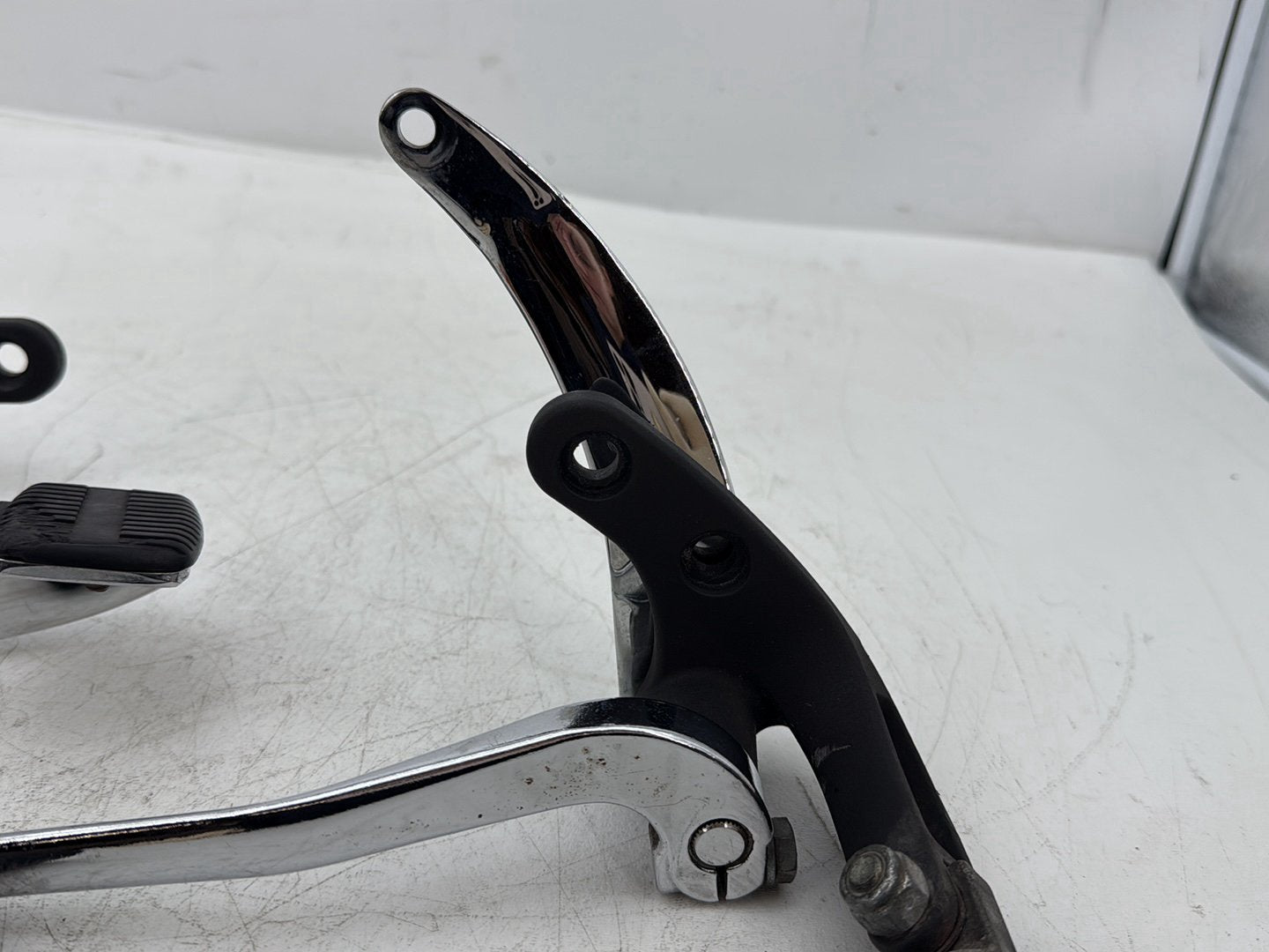 2005 Harley Dyna FXDWG Wide Glide OEM Left Right Foot Brake Control Pegs