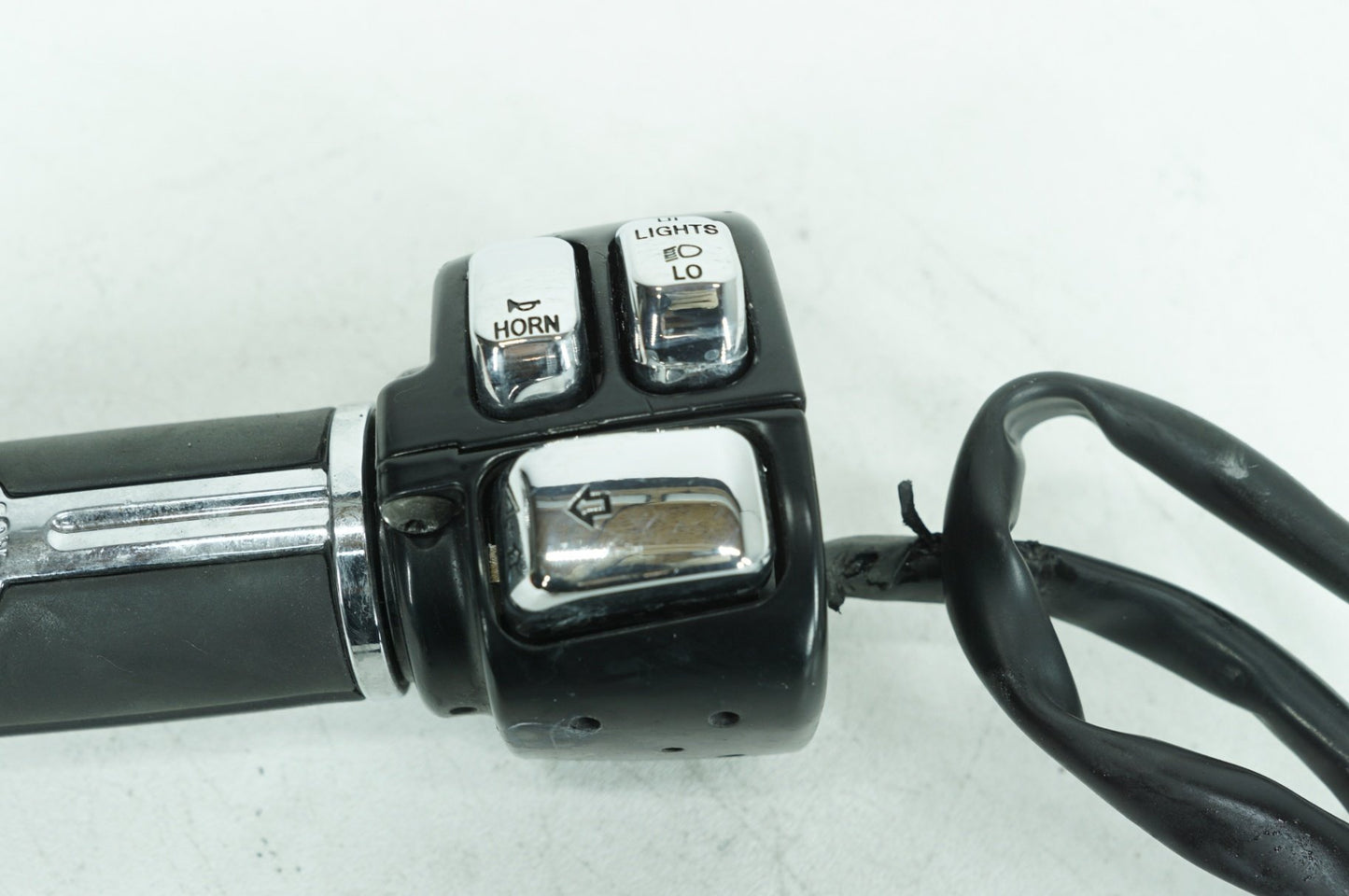 1999 - 2006 Harley-Davidson Softail Heritage Classic Left Turn Signal Headlight Switches Controls 71685-06A