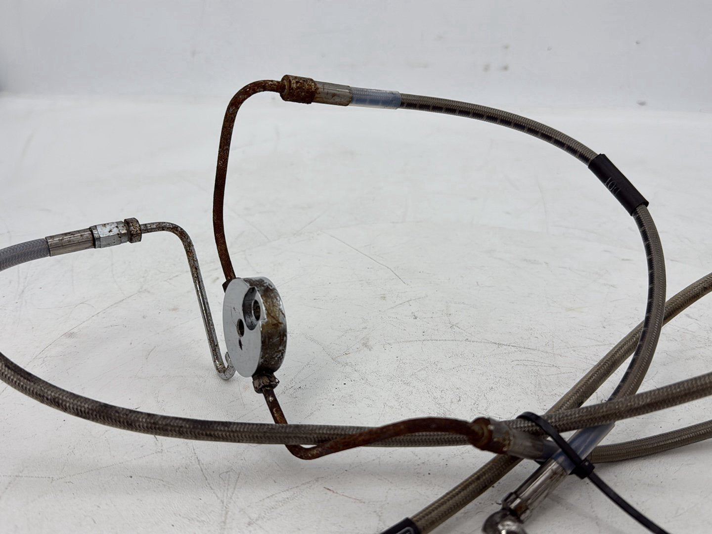 1999 - 2006 Harley-Davidson Touring Road King Police Front Brake Hose Line Pipe 43350-96C