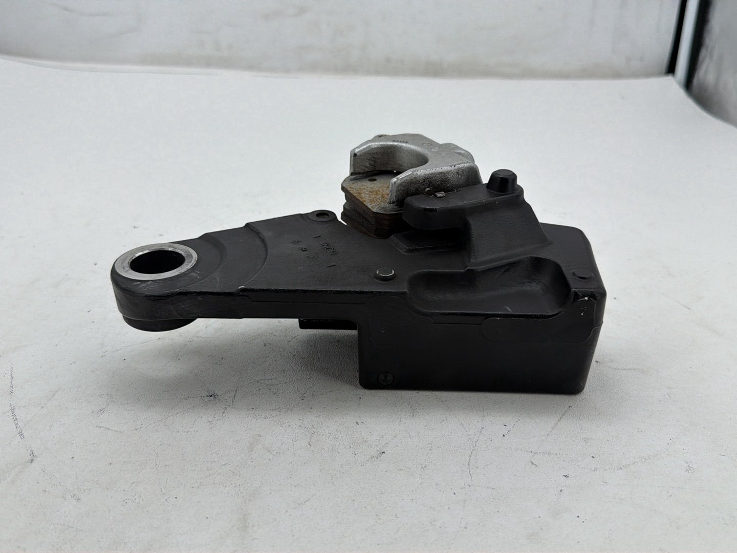 2006 Harley Sportster 883 XL883 OEM Rear Back Brake Caliper w/ Bracket