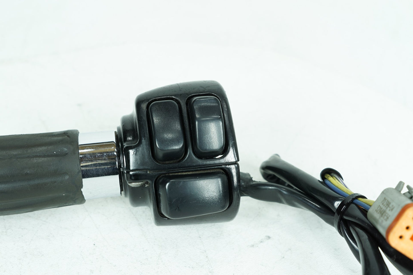 2004 - 2013 Harley-Davidson Sportster Custom Left Turn Signal Headlight Switches Controls 71682-06A