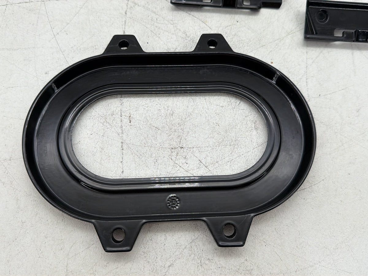 2018 Harley Road Glide Touring FLTRXS Air Filter Cleaner Cap Bezel Trim Housing