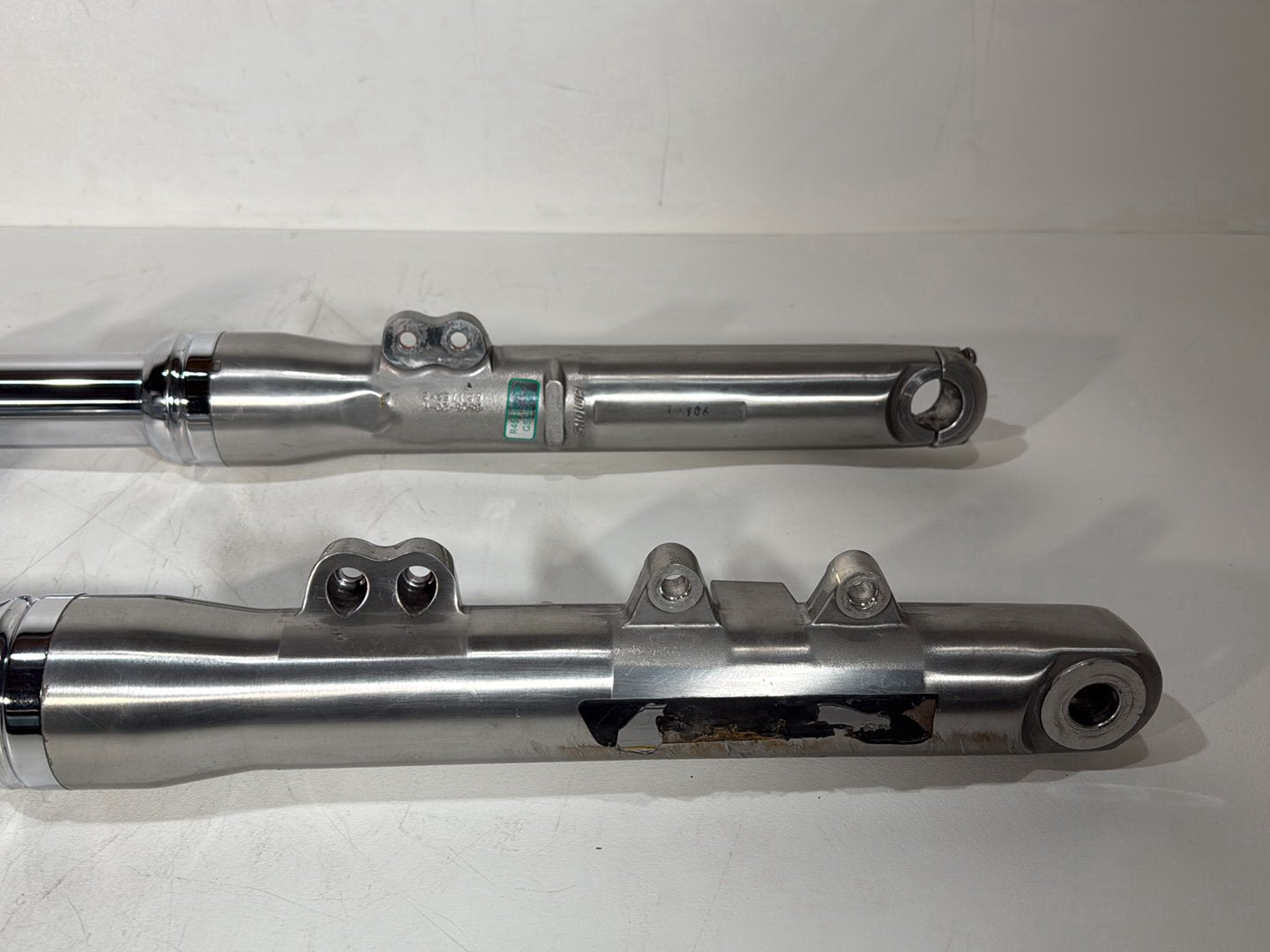 2007 - 2017 Harley-Davidson Dyna Super Glide Custom Front Triple Tree Set & LH RH Fork Legs Sliders 45538-06A