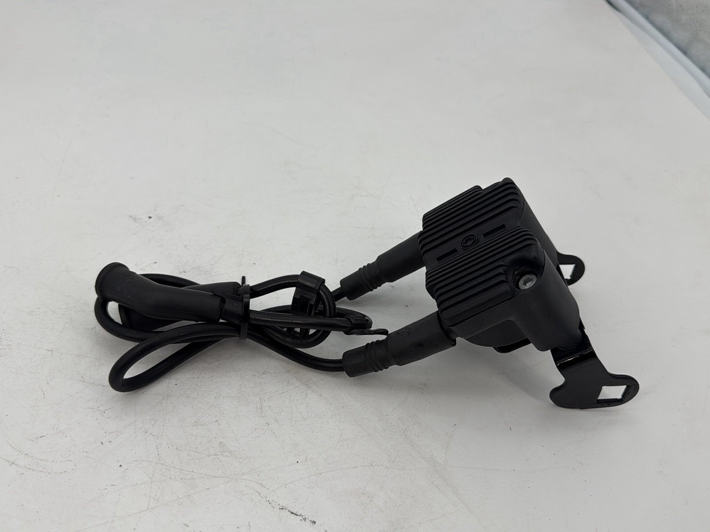 1999 - 2006 Harley-Davidson Touring Road King Custom Ignition Coil Spark Plugs Cable  	31743-01