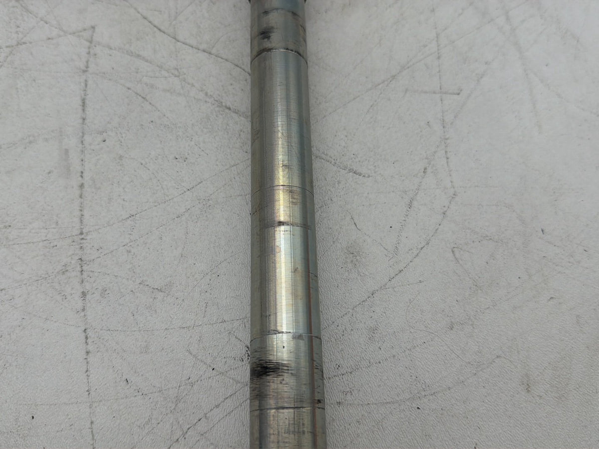 2007 Harley Electra Glide Touring Ultra OEM Front Wheel Axle Bolt Shaft