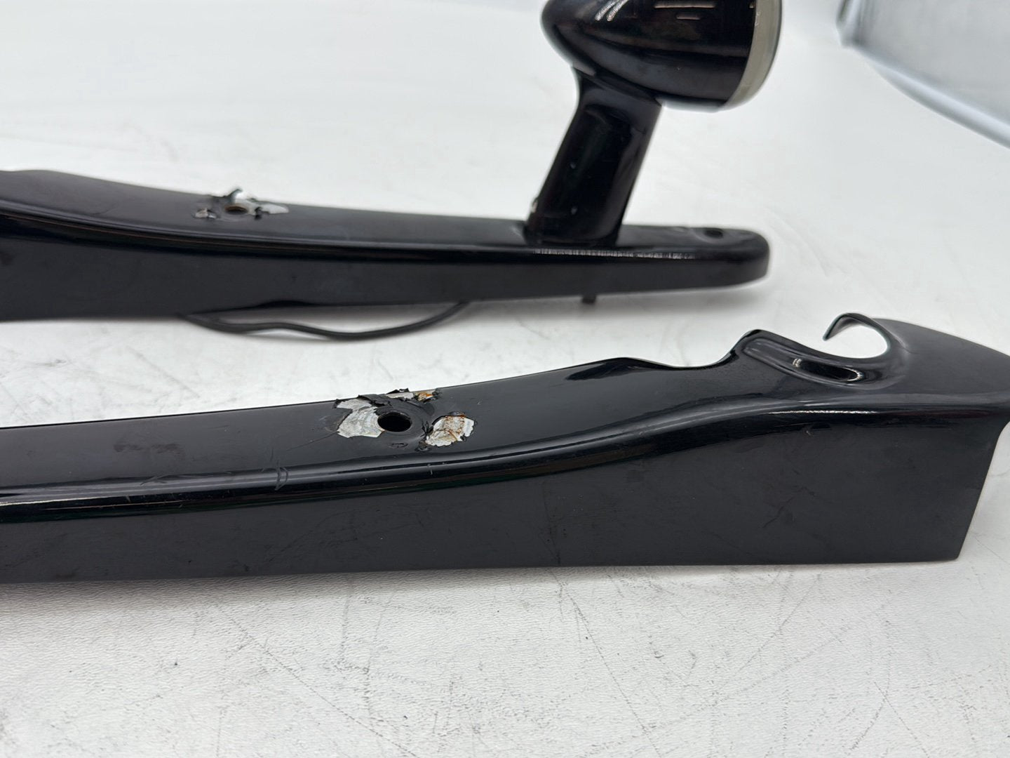 2004 - 2013 Harley-Davidson Sportster 1200 Custom Rear Left Right Fender Struts Bracket & Turn Signal  59902-04
