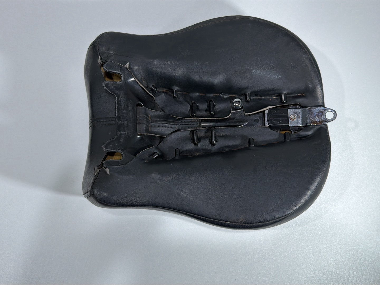 2011 Harley Heritage Softail Classic FLSTC OEM Rear Passenger Pillion Seat