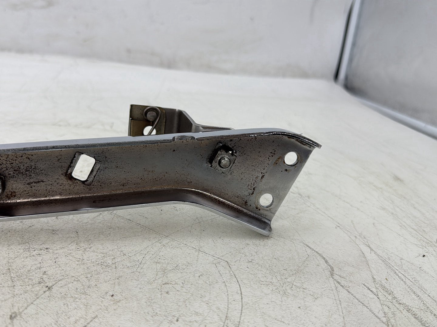 1998 Harley Touring FLHTCUI Electra Glide Ultra OEM Left Right Saddlebag Fender Struts Brackets