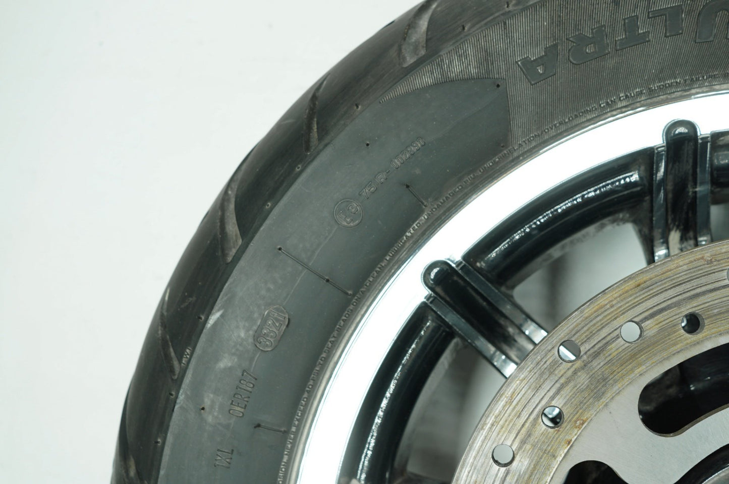 2008 - 2016 Harley-Davidson Touring Electra Glide Ultra Rear Wheel Rim Tire 40900213