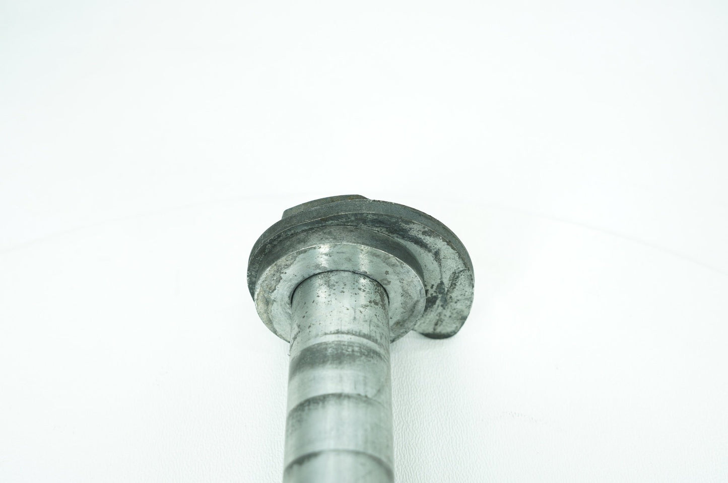 2008 - 2016 Harley-Davidson Touring Street Glide Rear Wheel Axle Bolt Shaft 41056-09