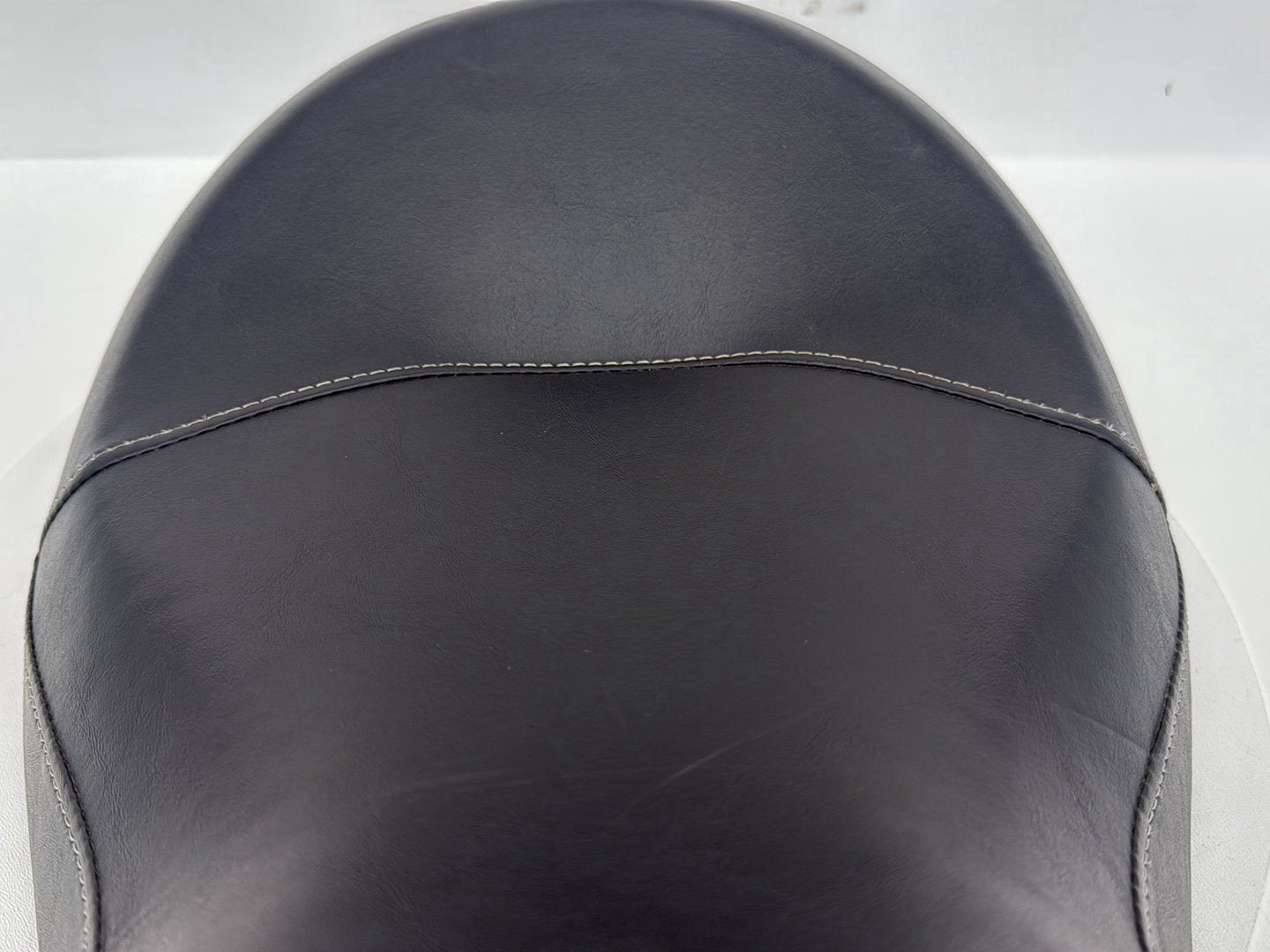 2007 - 2017 Harley-Davidson Dyna Wide Glide Rider Driver Solo Seat Pillion 51503-10