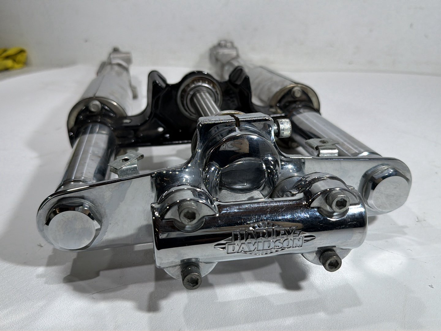 2011 Harley Heritage Softail Classic FLSTC OEM Front Triple Tree Set & LH RH Fork Legs Sliders
