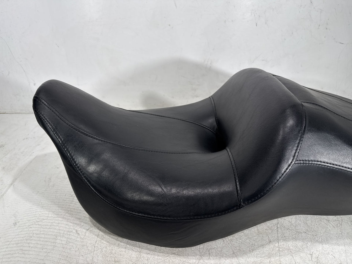 2009 Harley Electra Glide Touring CVO Eagle Passenger Rider Driver Seat Saddle