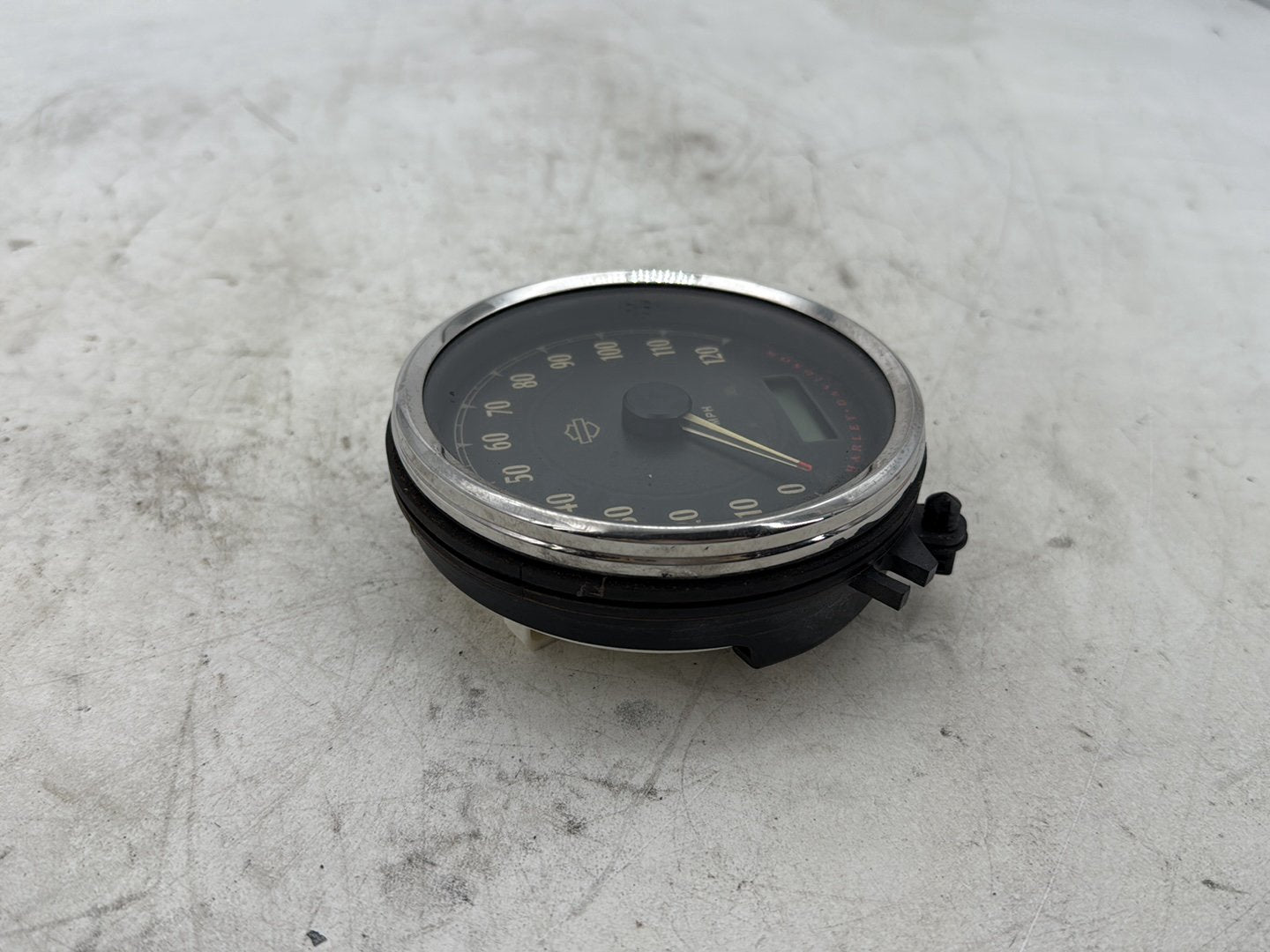 2012 Harley Dyna FXDF Fat Bob OEM Speedo Speedometer Gauge Cluster