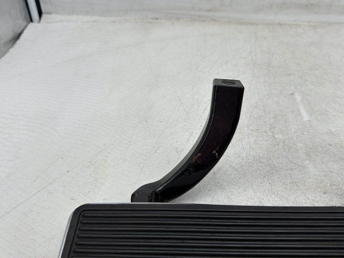 07 Harley Electra Glide Touring OEM Left Right Driver Pass Floorboard Foot Rest
