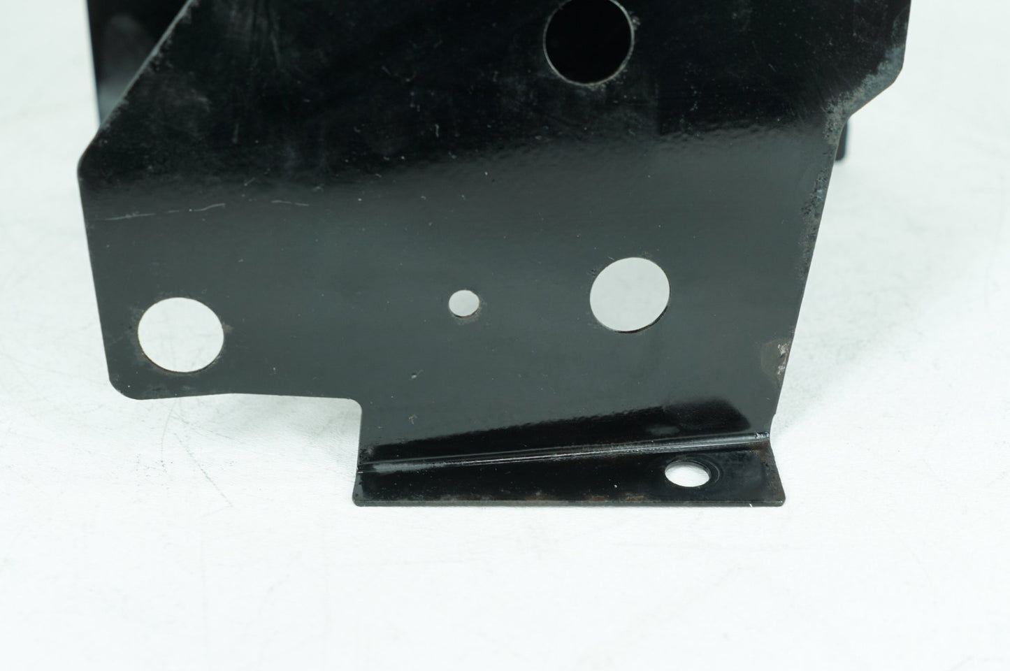 1999 - 2006 Harley-Davidson Touring Street Glide Battery Tray Bracket Holder Carrier  	66281-02A