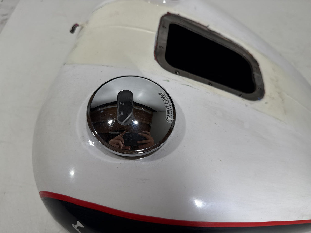 2004 Harley Heritage Softail Classic OEM Fuel Gas Tank Gasoline Reservoir EFI