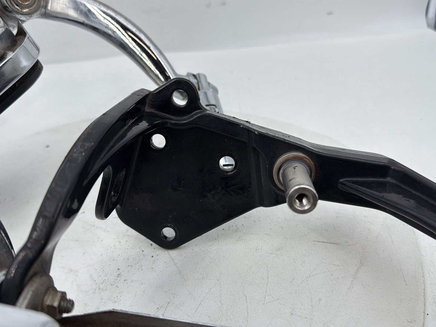 1999 - 2006 Harley-Davidson Softail Heritage Left Right Driver Floorboard Foot Rest 42431-00A