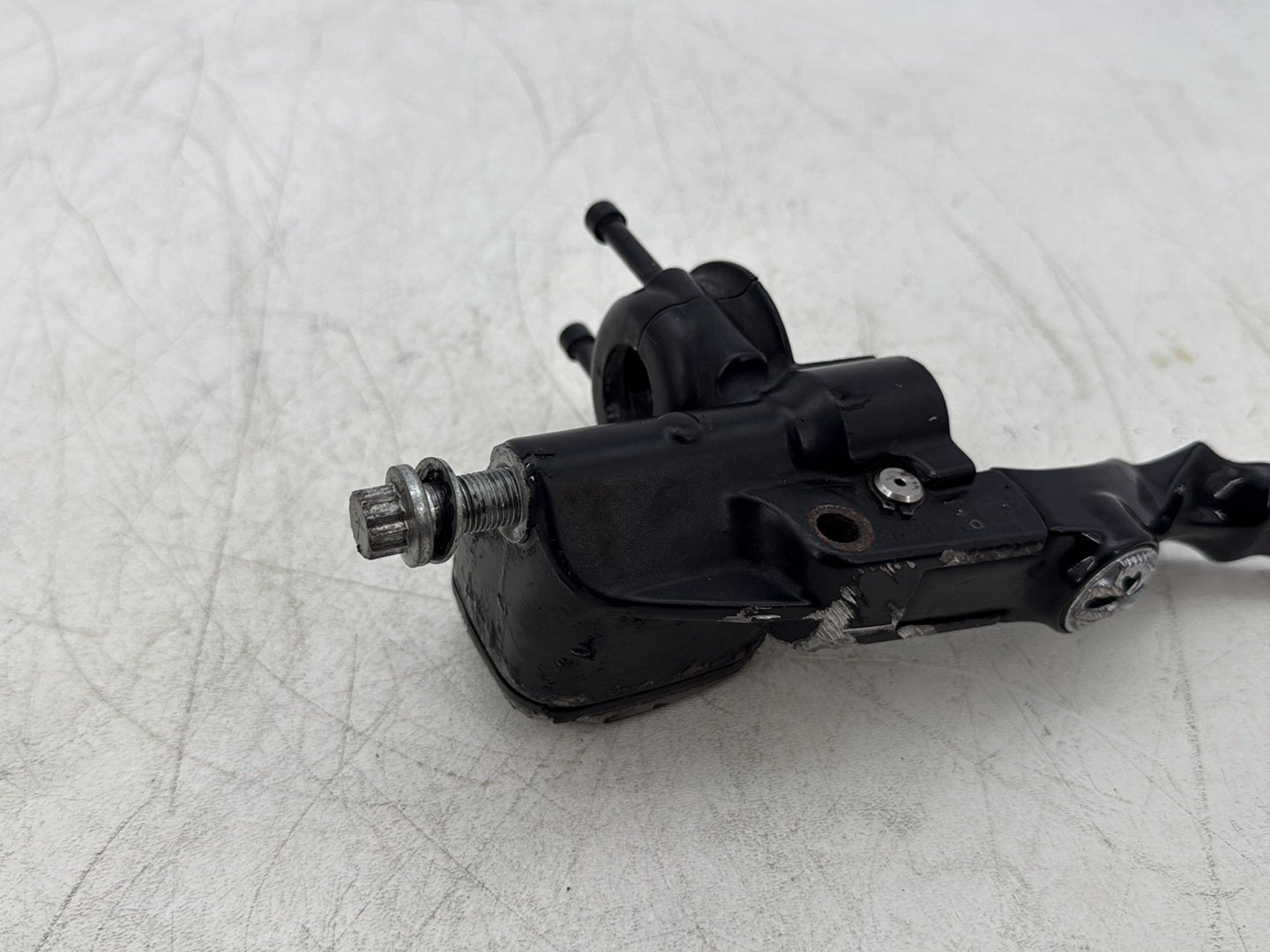 2011 Harley Softail FLSTFB Fat Boy OEM Front Right Brake Lever Master Cylinder