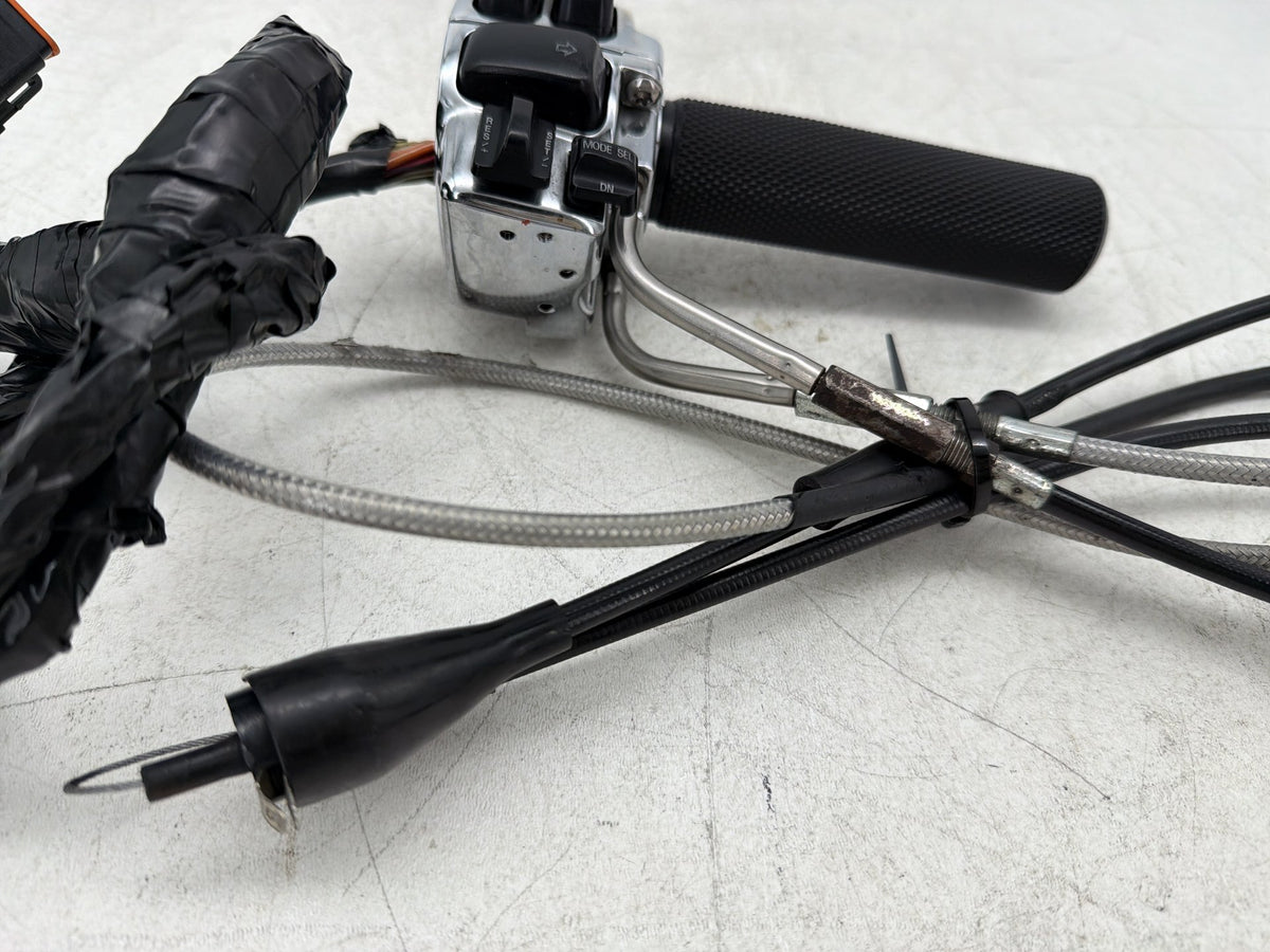 04 Harley Electra Glide CVO Eagle OEM Right Engine Start Kill Switches Controls