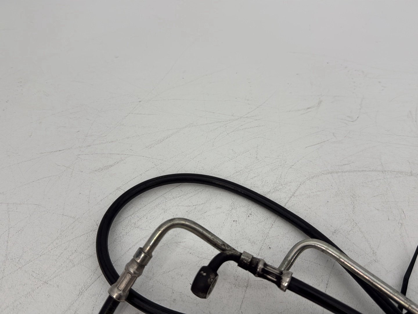 2015 Harley Touring FLHXS Street Glide OEM Front Brake Hose Line Pipe ABS