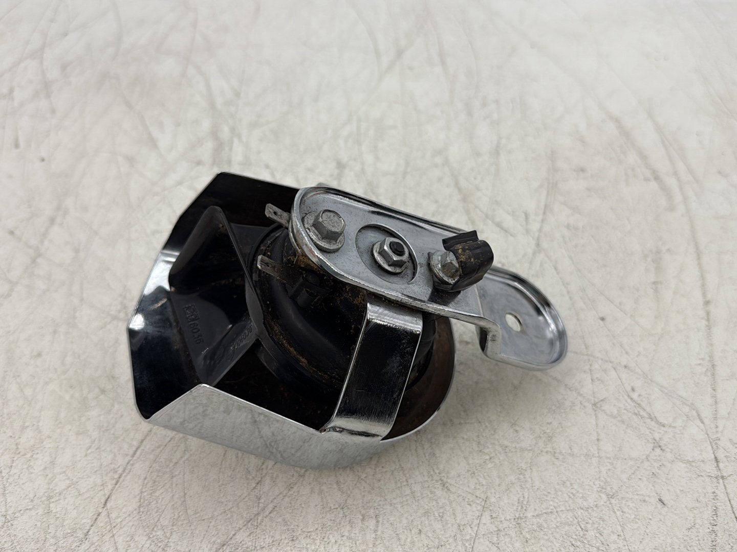 2015 Harley Road Glide Touring FLTRXS OEM Horn Signal Klaxon Chrome Cover