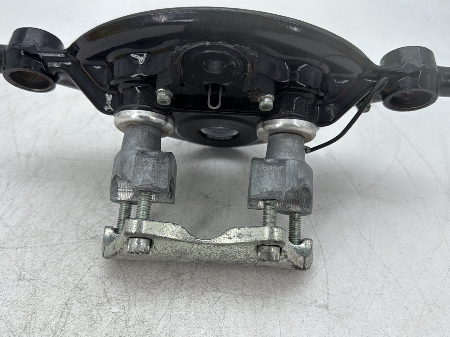 2010 Harley Street Glide Touring FLHX OEM Front Fork Upper Triple Tree Clamps
