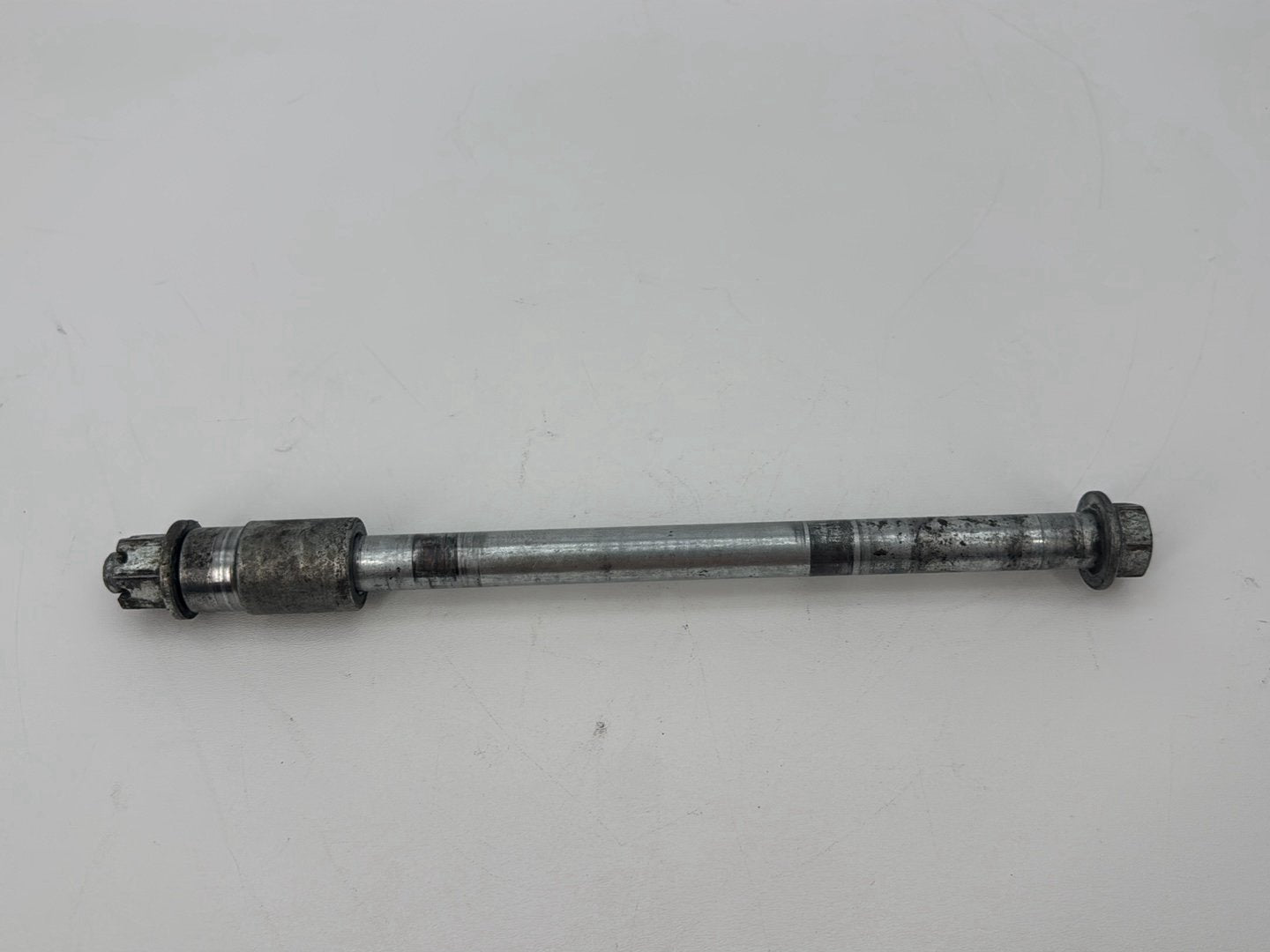 1999 - 2006 Harley-Davidson Dyna Low Rider Rear Wheel Axle Bolt Shaft