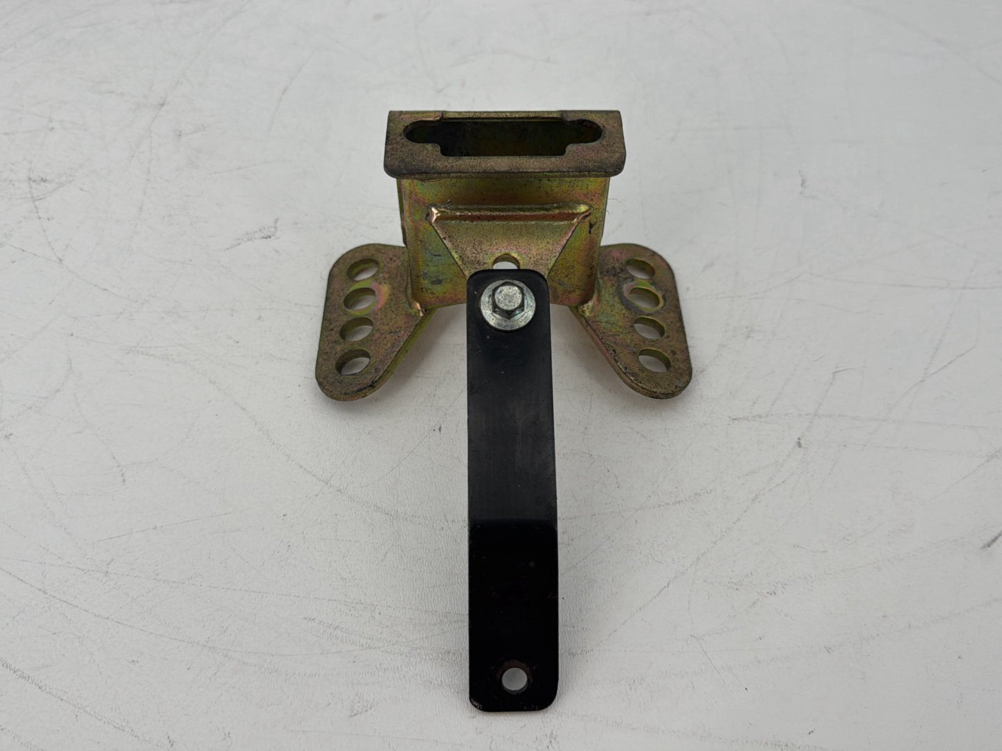2008 Harley Touring Electra Glide Driver Rider Backrest Bracket Mount 52589-09A