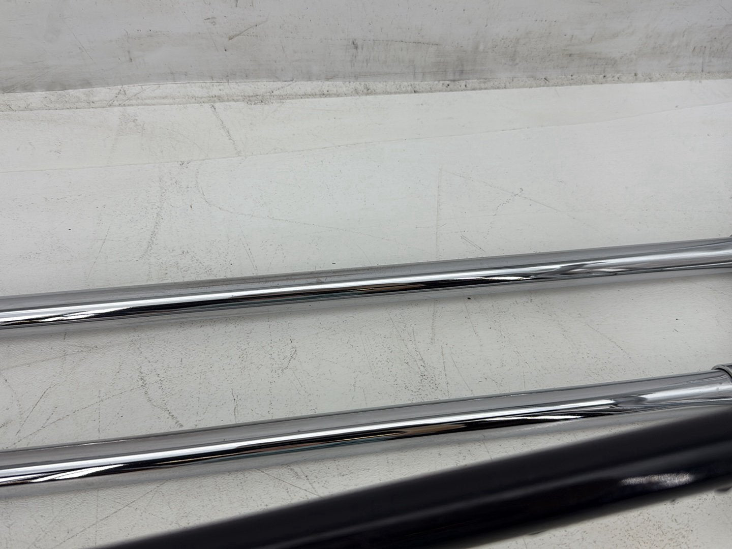 1998 Harley Touring FLHTCUI Electra Glide Ultra OEM Rear Left Right Saddlebag Guard Rails Bar