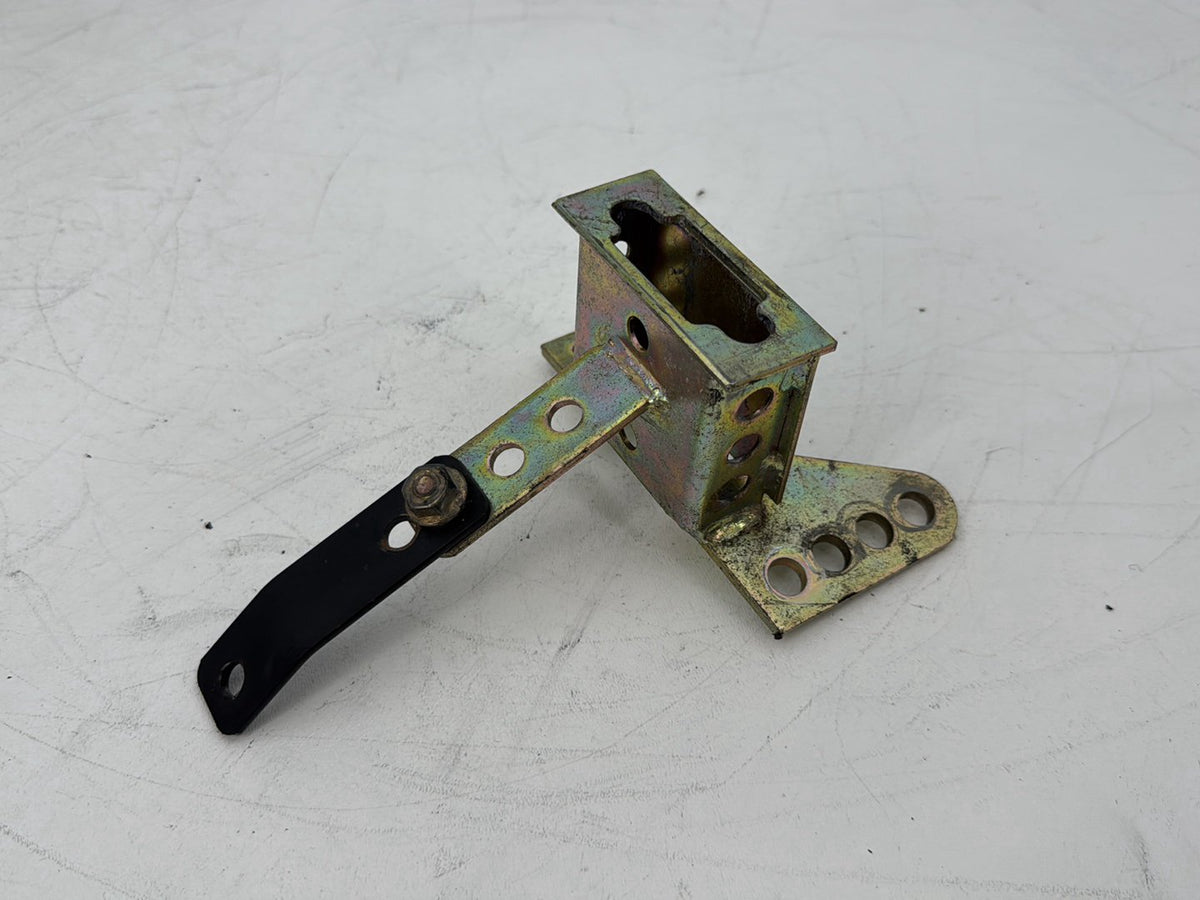 1999 - 2006 Harley-Davidson Touring Electra Glide Classic Front Driver Rider Backrest Bracket Mount 52589-09A