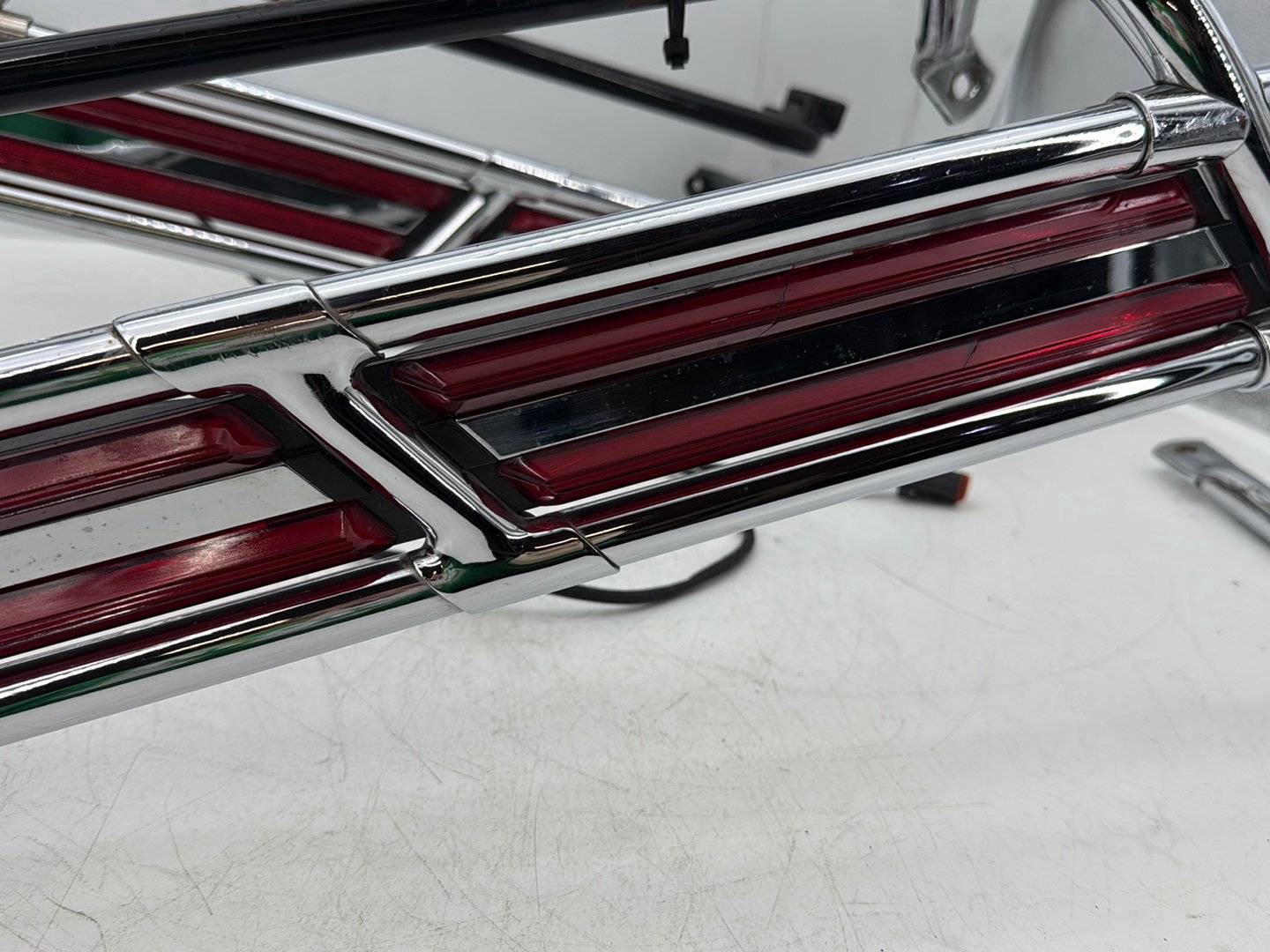 1995 Harley Touring FLHTCI Electra Glide Classic OEM Rear Left Right Saddlebag Guard Rails Bar