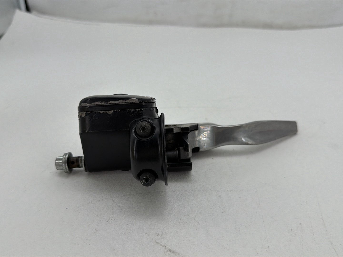 2011 Harley Heritage Softail Classic OEM Front Right Brake Lever Master Cylinder