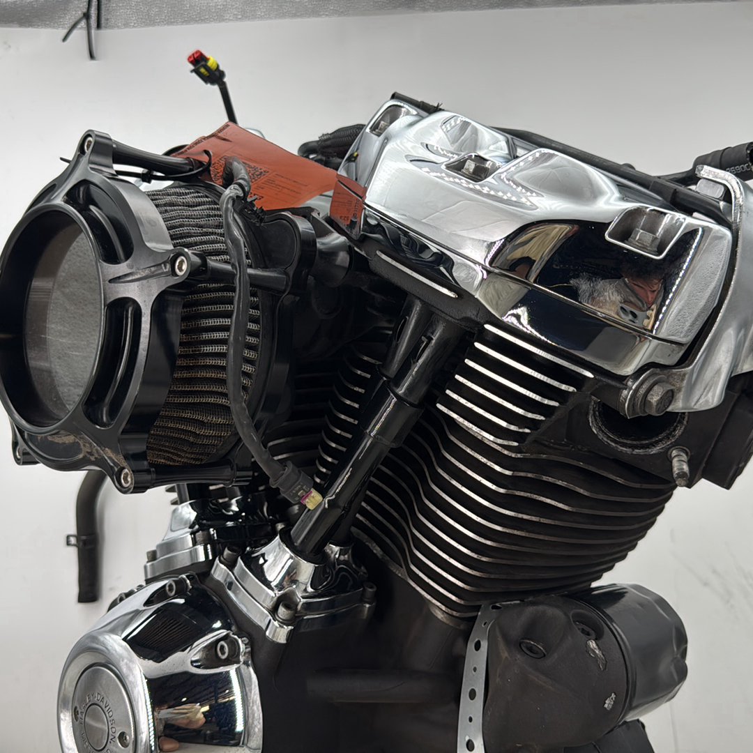 2018 Harley Electra Glide Touring Ultra FLHTCU OEM EFI Milwaukee M8 107 Engine Motor