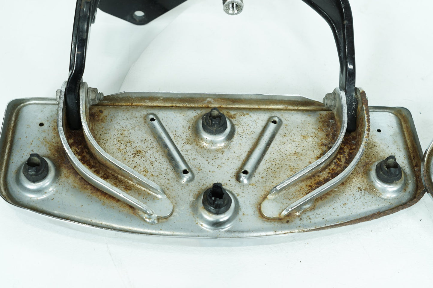 2007 - 2012 Harley-Davidson Softail Heritage Classic Left Right Driver & Pass Floorboard Foot Rest  	42431-00B