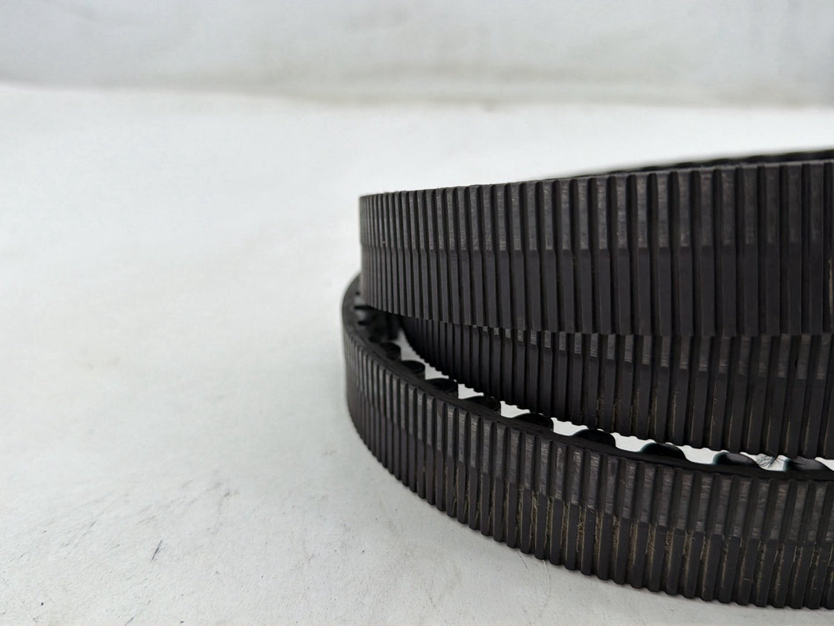 2004 Harley Heritage Softail Classic OEM Rear Drive Belt 40307-00B 135T 1-1/8"