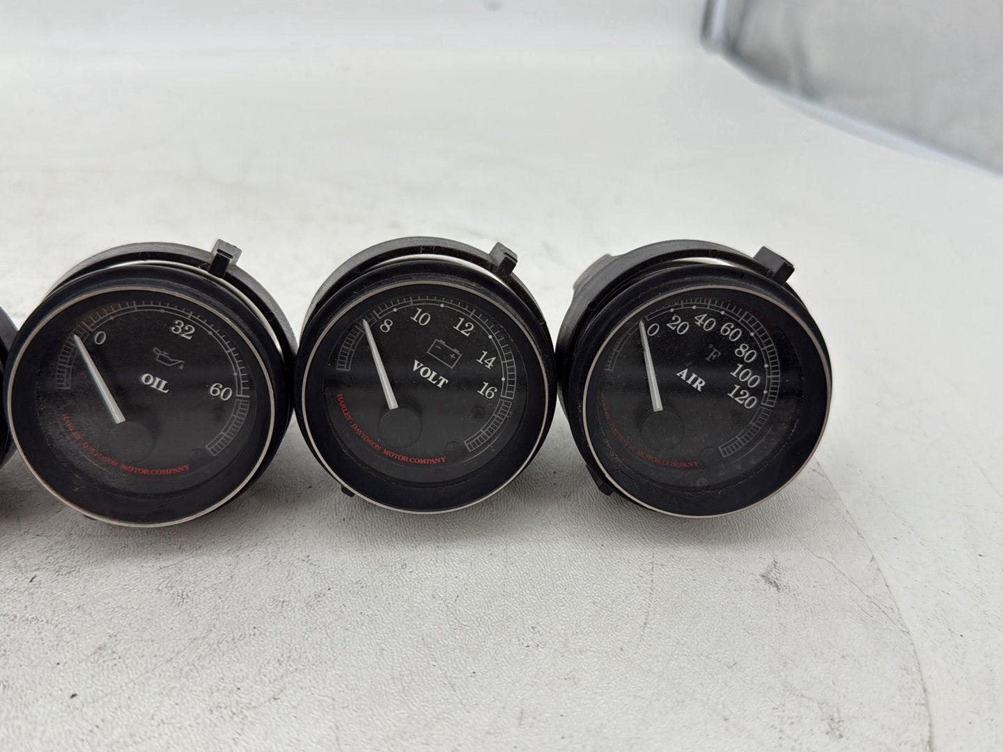 1999 - 2006 Harley-Davidson Touring Electra Glide Ultra Air Oil Volt Fuel Tacho Speedo Gauges 67349-04A , 67348-04D