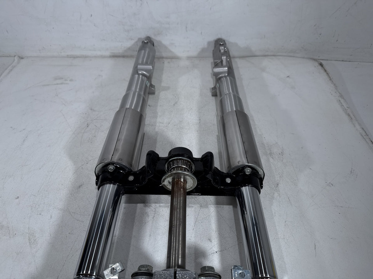 2011 Harley Softail Deluxe OEM Front Triple Tree Set & LH RH Fork Legs Sliders