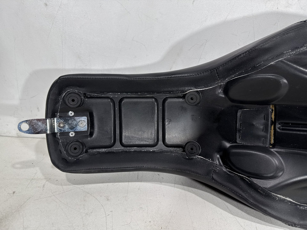 2016 Harley Dyna Fat Bob FXDF 103 OEM Passenger Rider Driver Seat Saddle