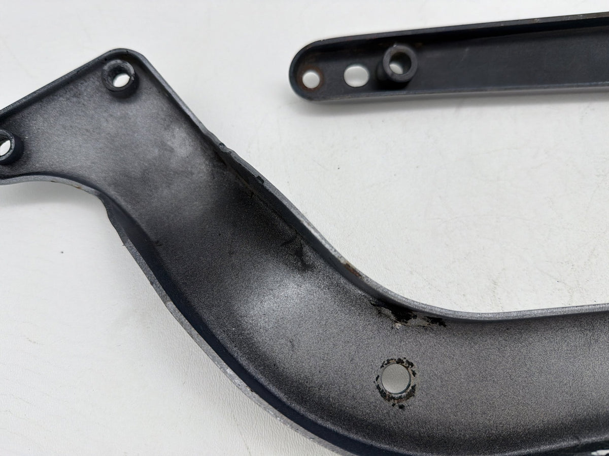 2001 Harley Softail Standard FXST OEM Rear Left Right Fender Struts Bracket