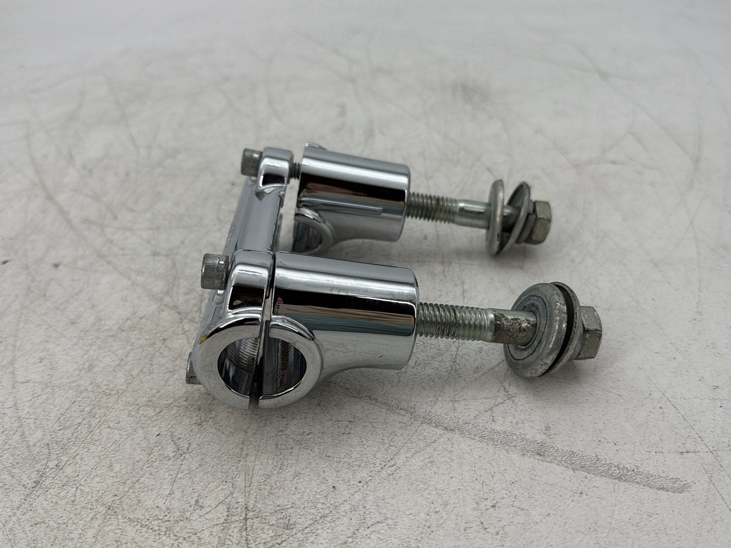 2013 Harley Heritage Softail Classic FLSTC OEM Front Handlebar Riser Top Clamp Chrome